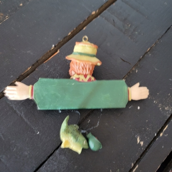 Fisherman Ornament Christmas Tree Green The Smaller the Fish, Bigger the Lies - Picture 2 of 2